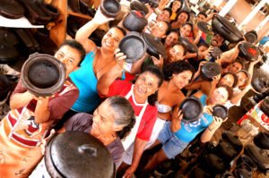 2005 - Paneleiras de Goiabeiras - Foto Gildo Loyola - Arquivo A Gazeta